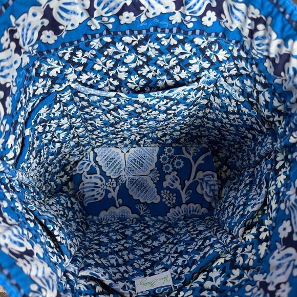VERA BRADLEY Blue Lagoon X-Large Tote - Picture 10 of 12
